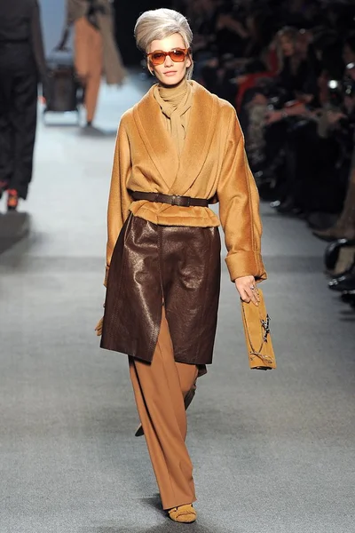Look 12